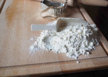 what is inside flour