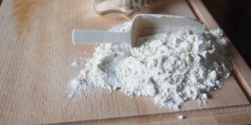 what is inside flour